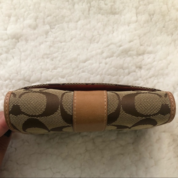 Coach Signature Trifold Wallet - Picture 6 of 6